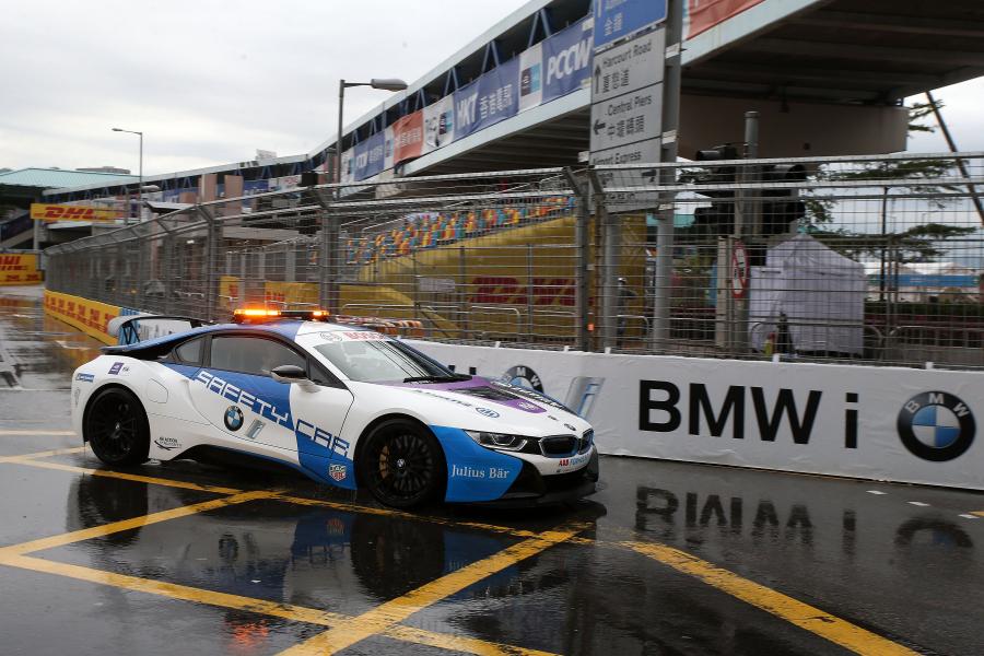  BMW i8 Formula E Safety Car 2019 года  (фото 17 из 17)